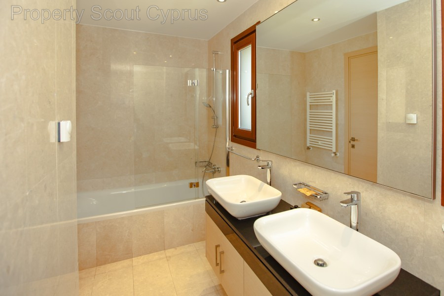 Detached Villa in Kouklia - Aphrodite Hills - Paphos For Sale - Ref. WW11393